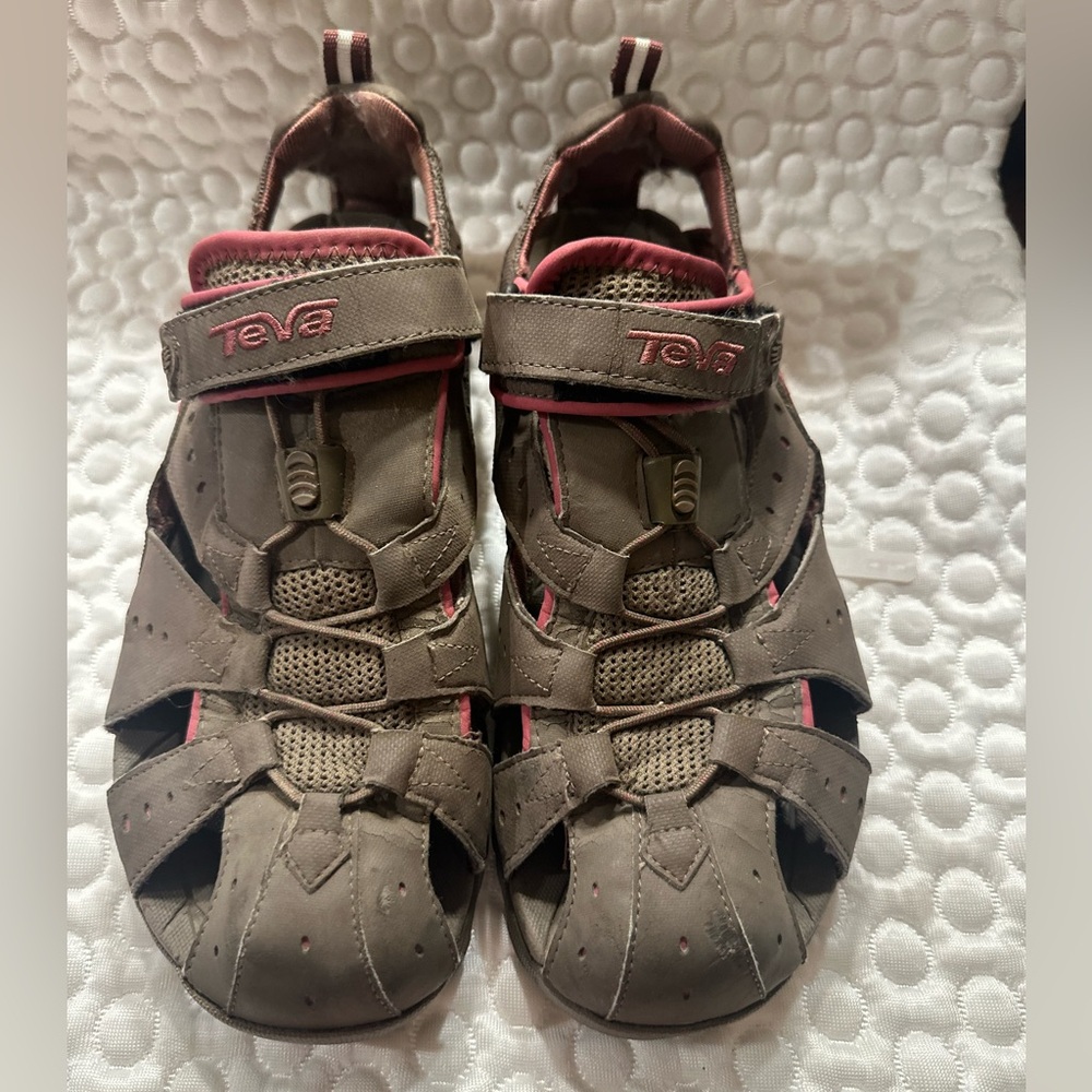 Teva Dozer Women’s Brown Closed Toe Sport Hiking Sandal Size 10